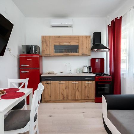 Spacious And Cozy Apartment In Central Bükreş Dış mekan fotoğraf